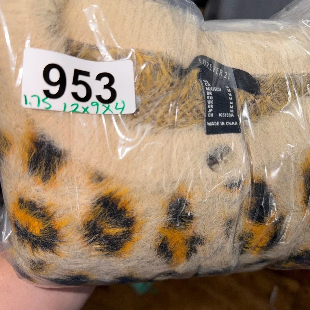Forever 21 Medium Leopard Eyelash Knit Cardigan Fuzzy Animal Print Indie Sleaze